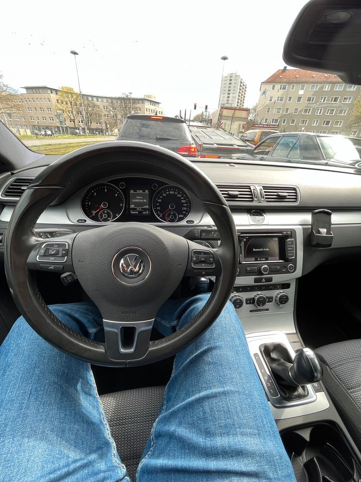 VW CC 2.0 TDI AUTOMATIK KEYLESS GO/START STANDHEIZUNG  17“/ 19“ in Kassel