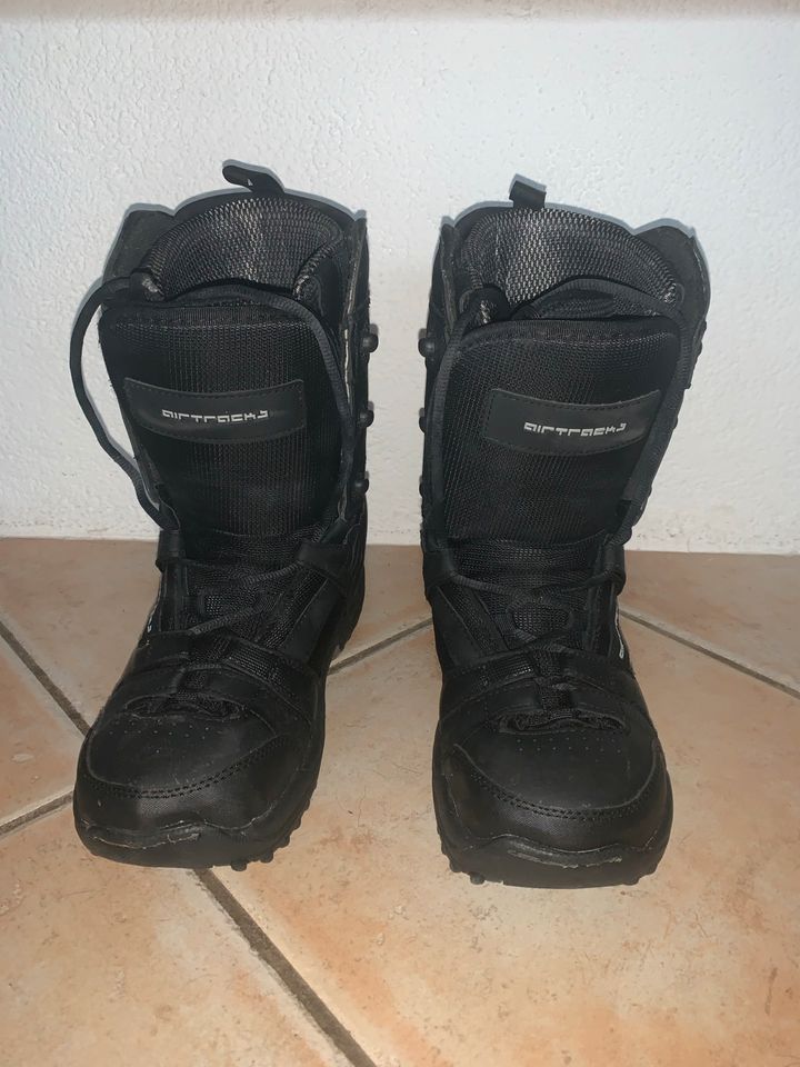 Snowboard Schuhe Damen in Niederrieden