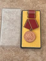 DDR Medaille / Orden  " Für Hervorragende Verdienste" NVA Berlin - Zehlendorf Vorschau