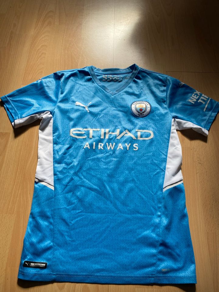 Manchester City Trikot, Hose, Stutzen in Bremen