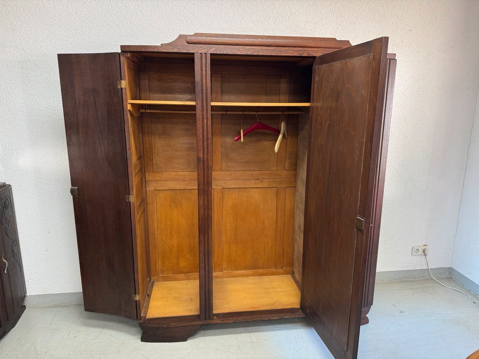 Antiker Kleiderschrank mit Spiegel jugendstil Dielenschrank in Völklingen