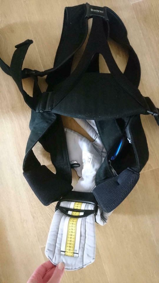 Neuwertig! Baby Björn Babytrag Carrier Miracle + Cover + Lätzchen in Hohenstein-Ernstthal