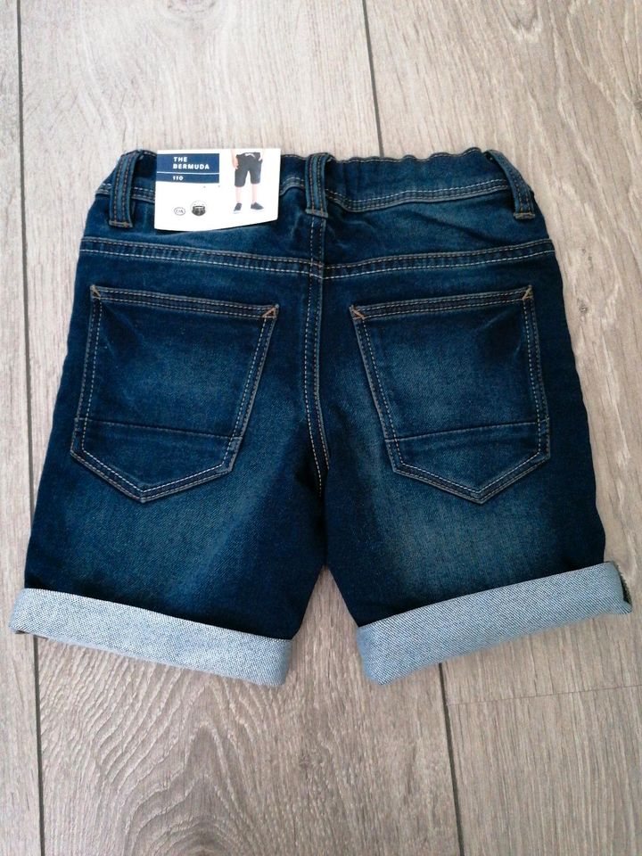 Short  NEU Jeans Jogging Gr 110 für Jungen in Offenburg