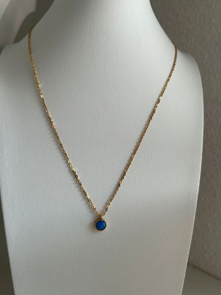 Wunderschöne Halskette mit Blue Opal Stein, vergoldet in Sandhausen