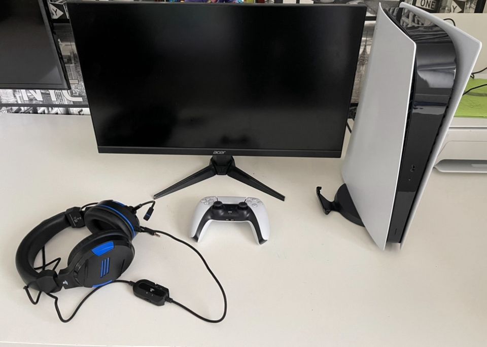 PlayStation 5 mit 1 Controller und 1 Ps Headsets und Monitor in Wuppertal