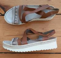RIEKER Sandalen, Sandaletten Plateau braun Leder Strass Pankow - Prenzlauer Berg Vorschau
