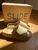 Yeezy slides beige 43 Baden-Württemberg - Remshalden Vorschau