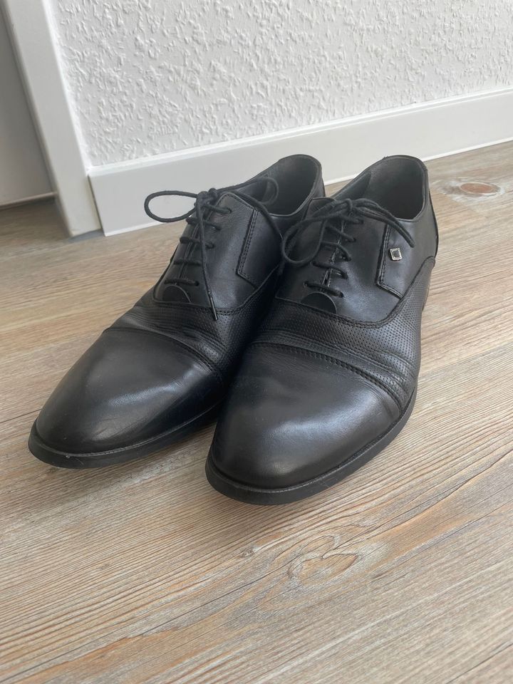 Lackschuhe in Düsseldorf