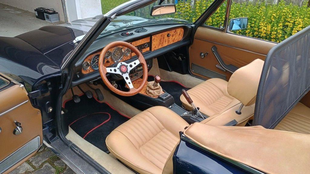 Abbildung des Autos Fiat Spider 2000 124CS1