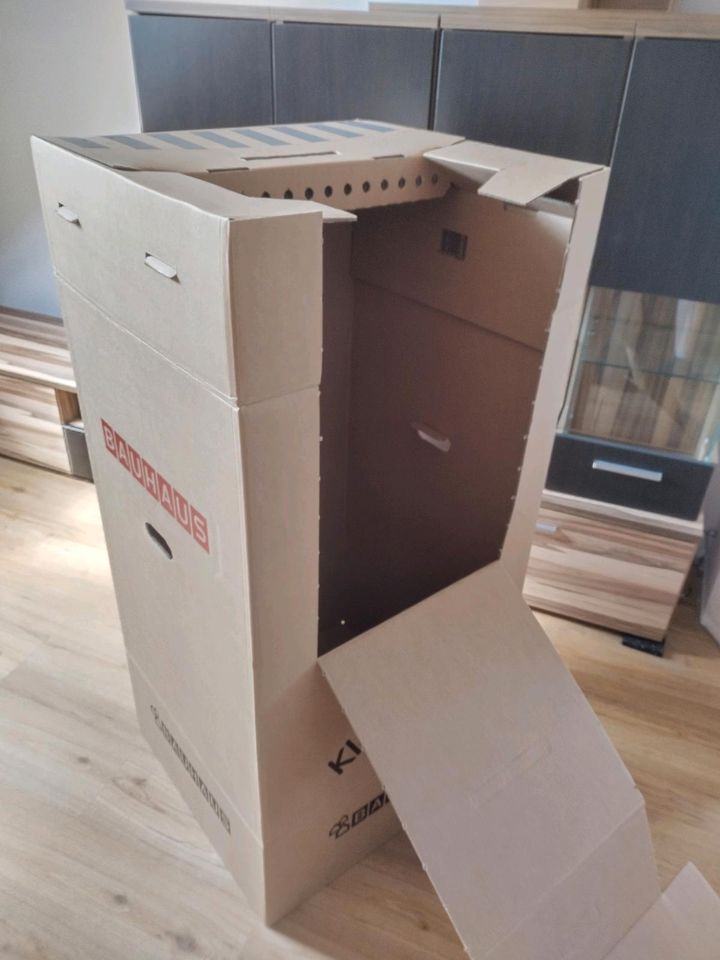 Umzugskarton Kleiderbox in Hamweddel