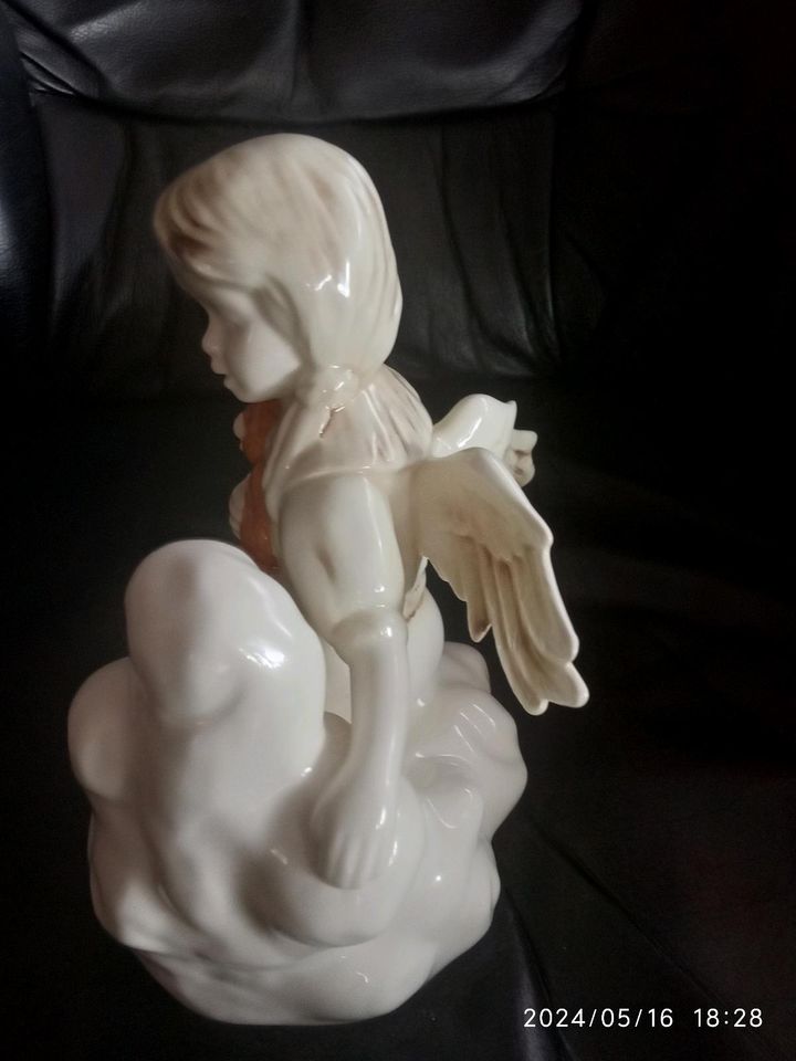 Porzellan Figur" Engel mit Teddybär" Göbel in Bischweier