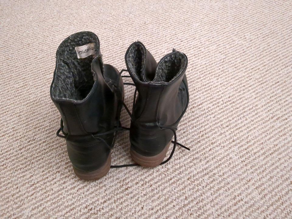 Damenstiefel Winterstiefel Gr. 38 gefüttert Echtleder schwarz in Niederzimmern