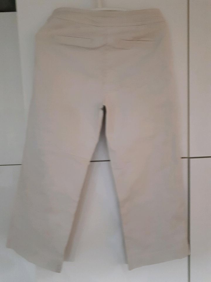 Boden Damenhose 3/4 Länge Grösse 40/UK12 in Freiburg im Breisgau