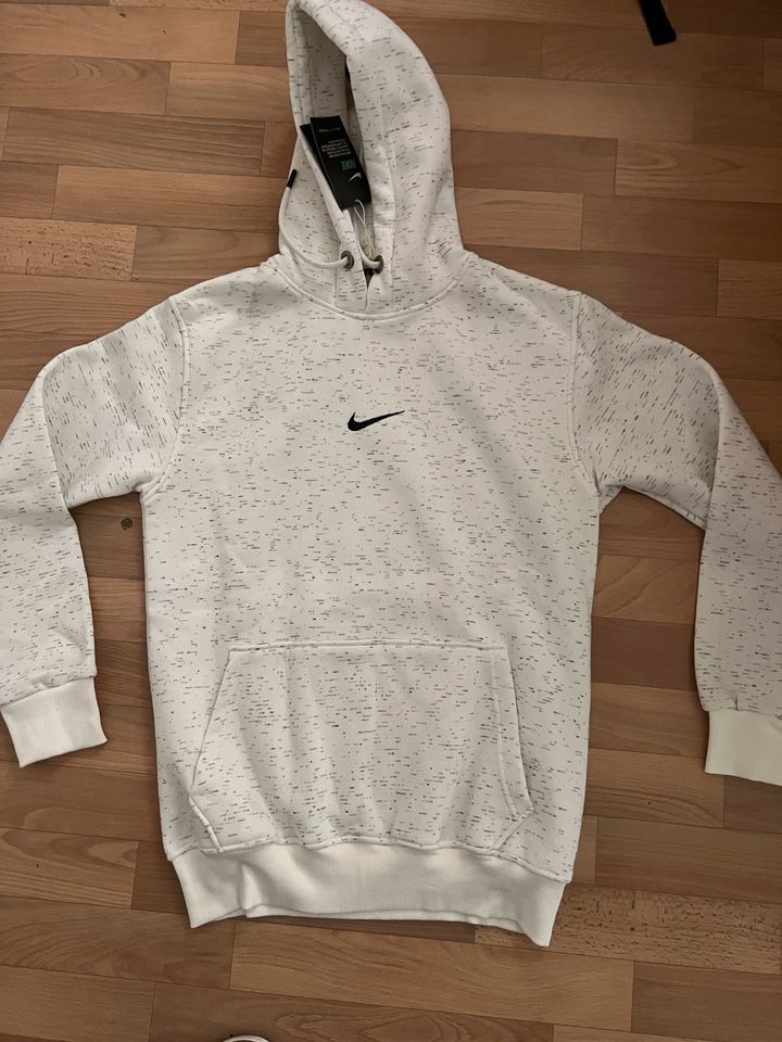 Pullover Nike in Großwallstadt