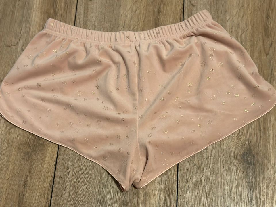 Hunkemöller Shorts Velour Größe M beige in Hamburg