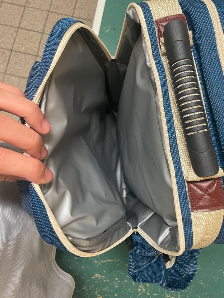 Picknicktasche für mehrere Personen in Lage