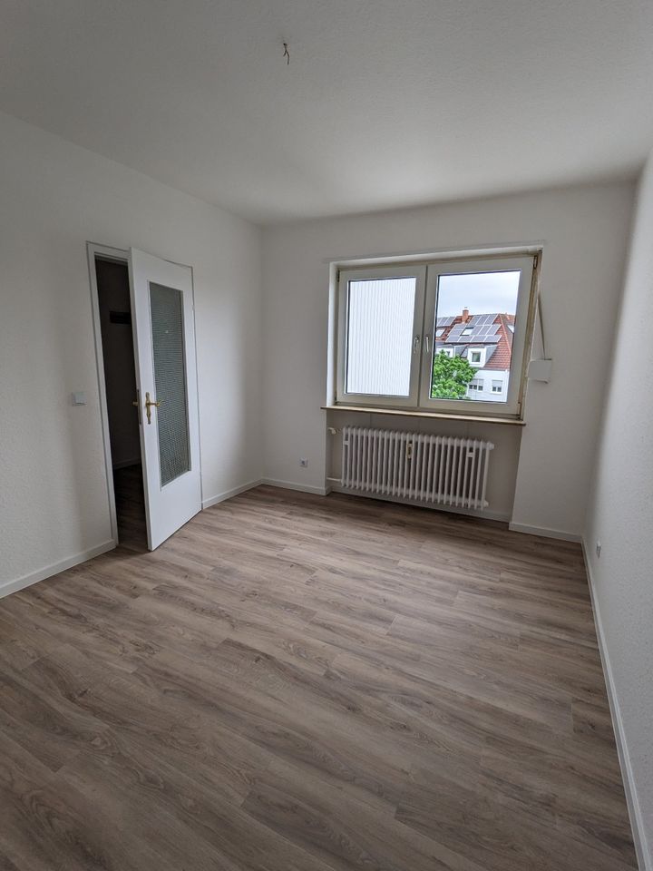 Renovierte 2 Zimmer Wohnung mit Balkon im Zentrum von KL in Kaiserslautern