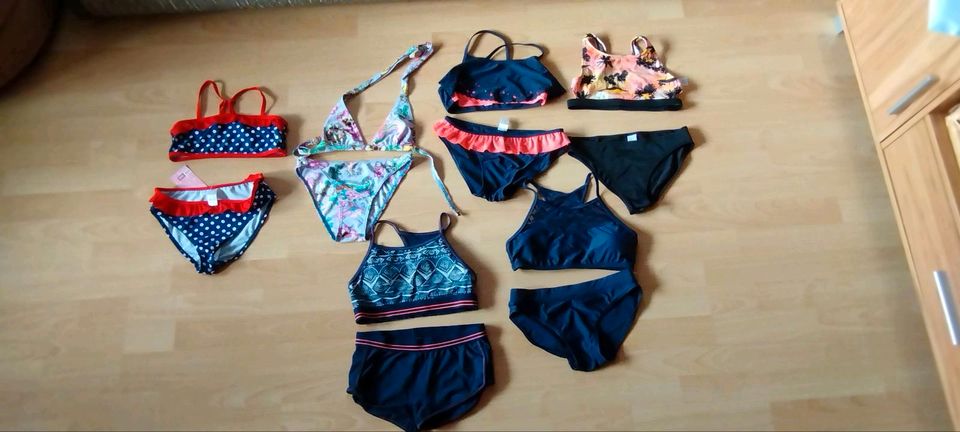 Mädchen Bikini Set Gr.134/140 blau, schwarz,rot c&a,yigga in Weiden (Oberpfalz)