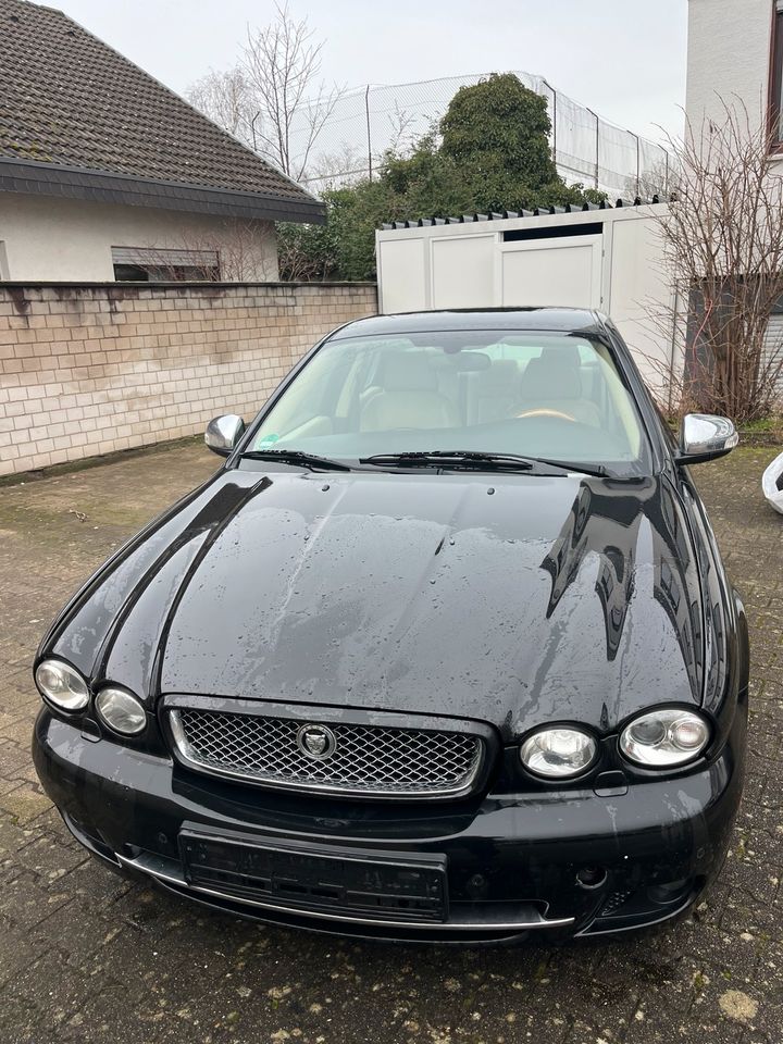 Jaguar X-TYPE 2.2 D Executive in Eppelheim