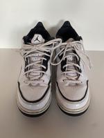 Basketballschuhe Nike Damen / Mädchen - Größe 38.5 Brandenburg - Kleinmachnow Vorschau