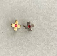 2 Anstecker Brosche Rotes Kreuz Stein rot 925 Silber 1x vergold. Niedersachsen - Nienburg (Weser) Vorschau