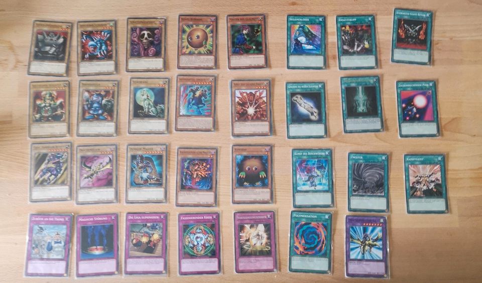 Yugioh Sammlung mit Emperor of Darkness Structure Deck in Duisburg