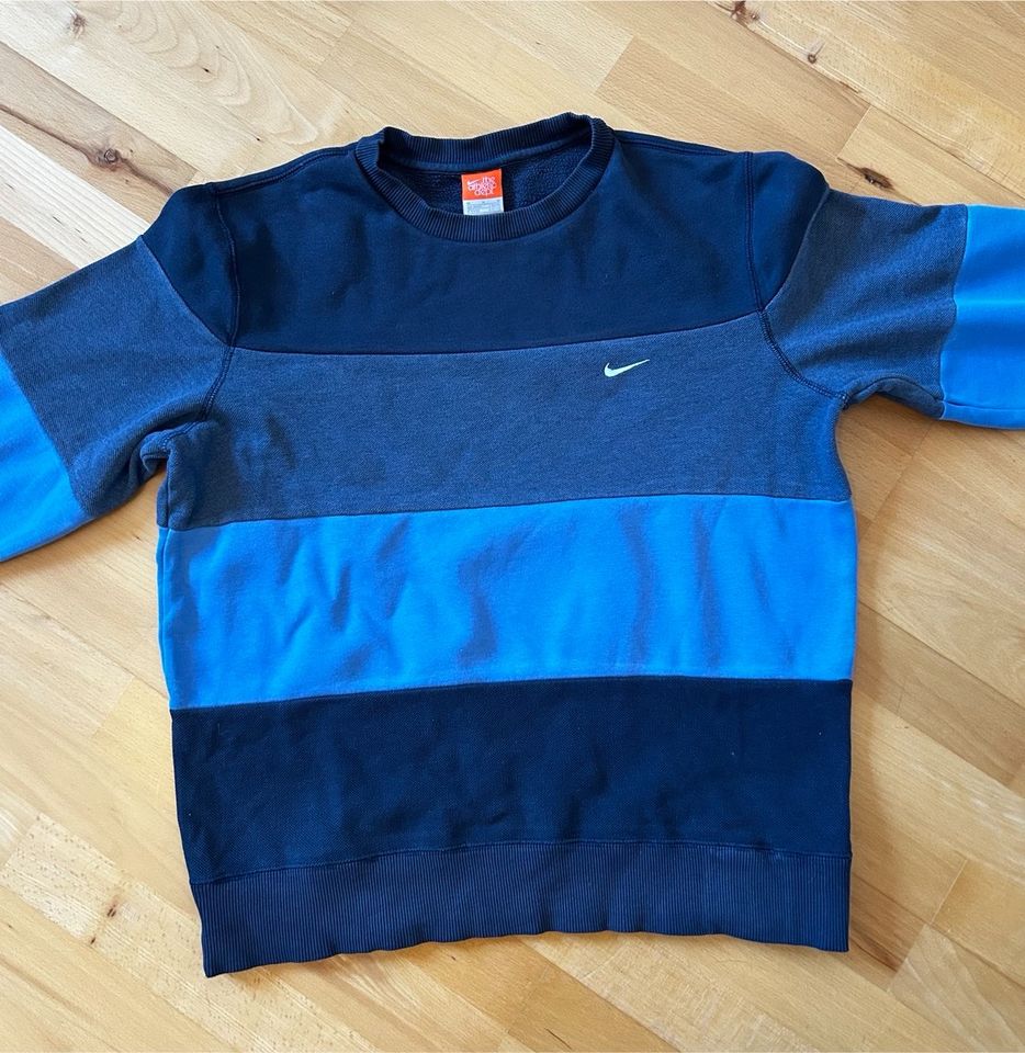 Vintage Nike Sweatshirt in Köln