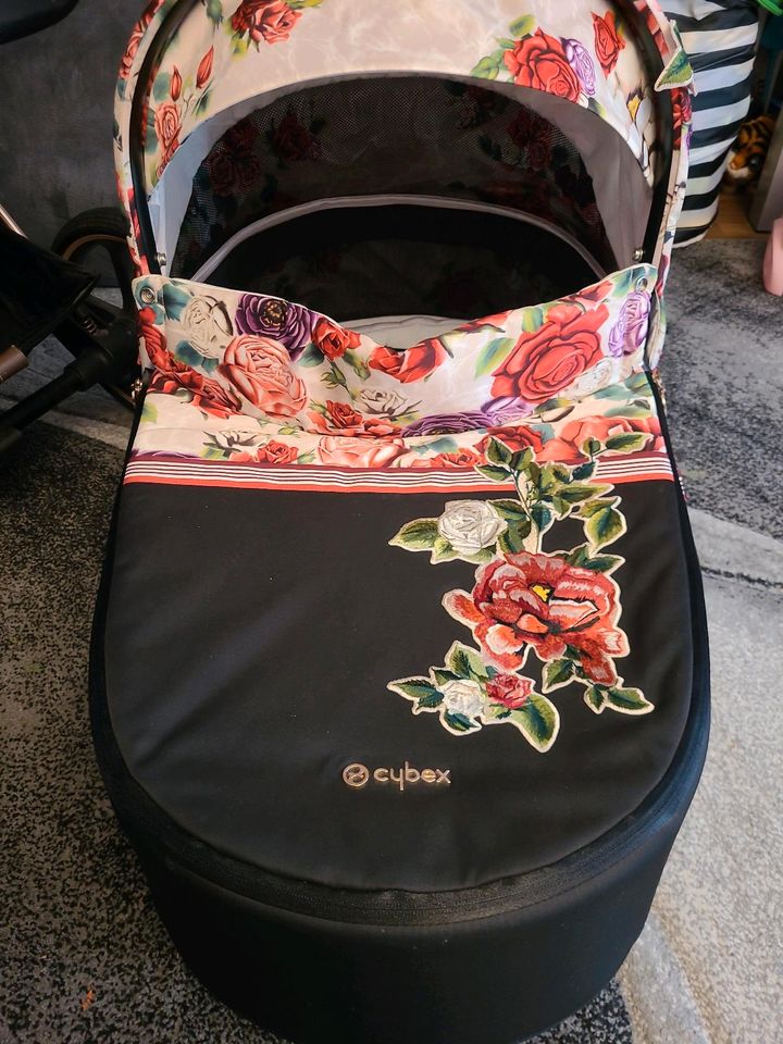 Cybex Priam Spring Blossom Dark 3 in 1 Set in Berlin