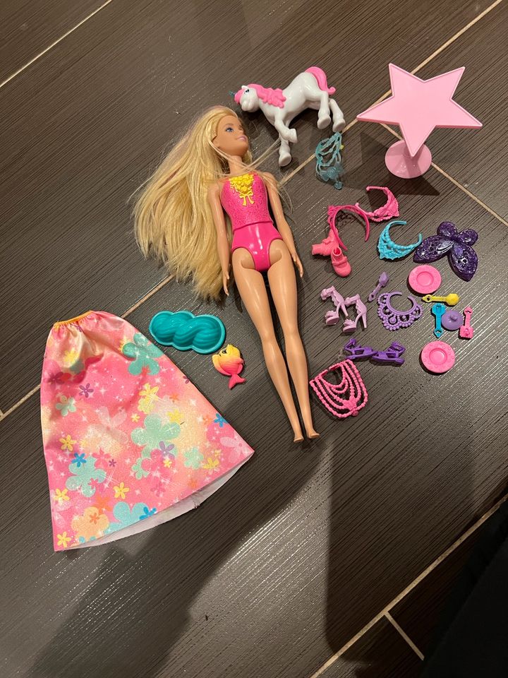 Original Barbie Paket mit Zubehör wie neu in Bobingen