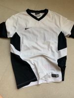 Nike sportshirt 147-158 12 13y Stuttgart - Stuttgart-West Vorschau