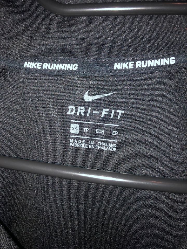 Pullover von NIKE RUNNING in Donaueschingen