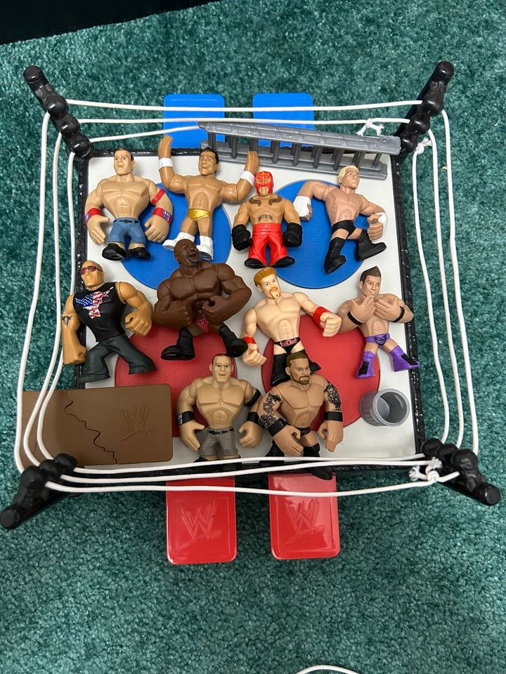 WWE Mini Figuren in Berlin