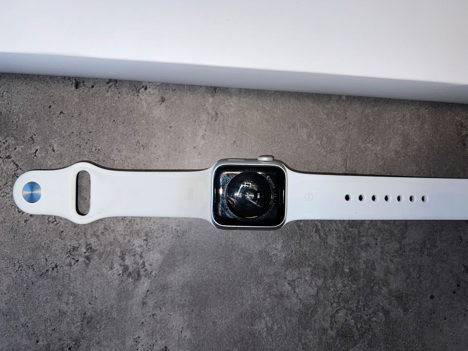 Apple Watch SE 40mm in Karlstadt