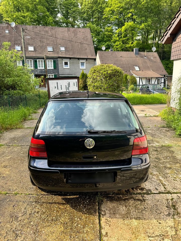 Volkswagen Golf 4 in Burscheid