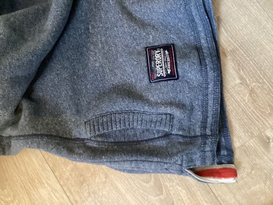 Super Dry sweater Medium winter in Kempen