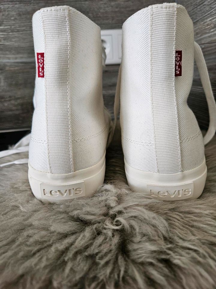 Levi's - Decon - Sneaker in Weiß mit mittelhohem Schaft und Logo in Husum