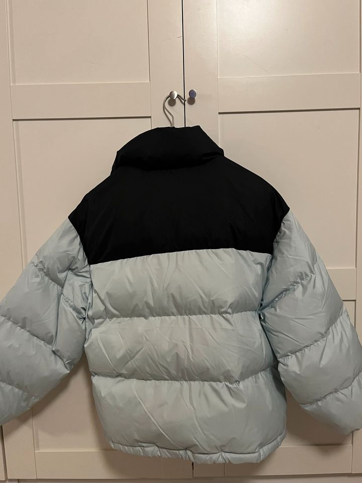 Levi‘s Winterjacke Daunenjacke türkis Pufferjacke in Uhingen