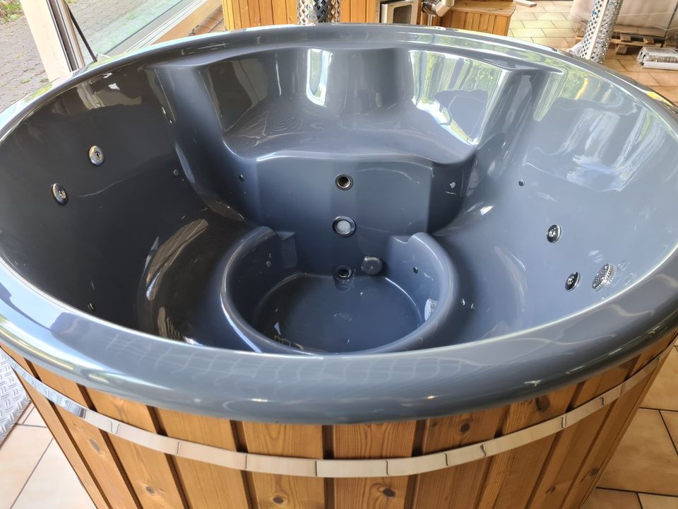 ❗-500 EUR Rabatt Badefass Badetonne Badezuber Whirlpool Hot Tub GFK 200 in Würzburg