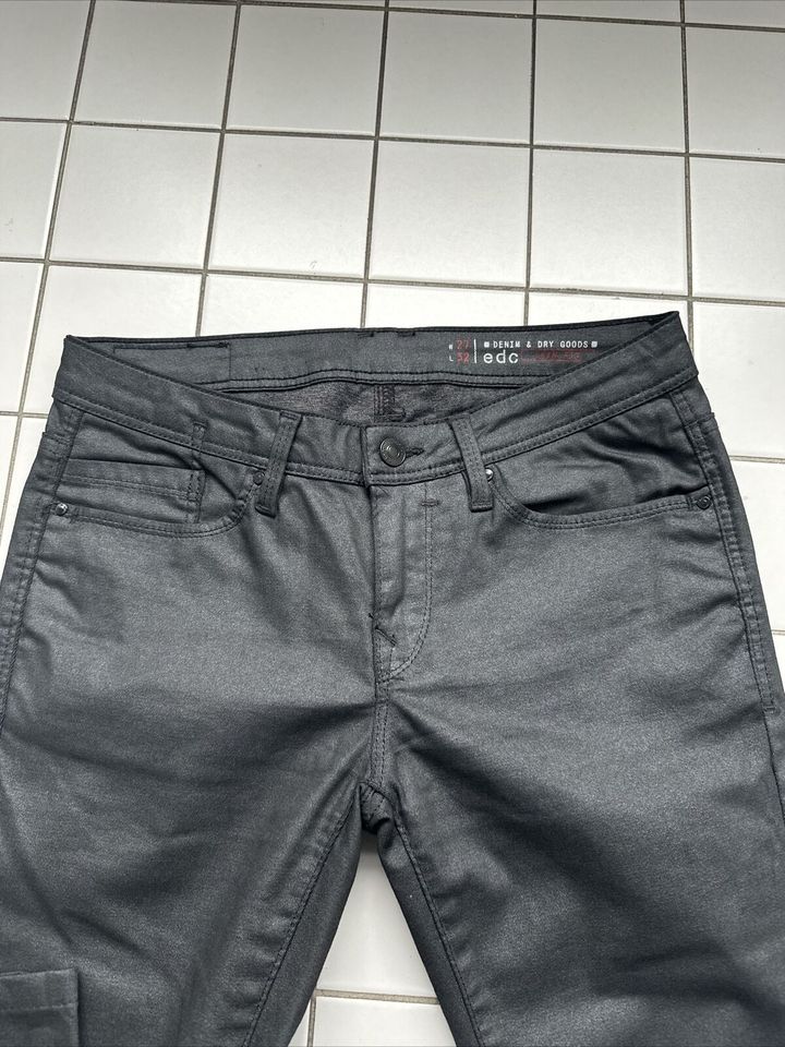 edc Jeans slim Glanzeffekt W27 L32 in Stuttgart