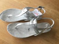 Sandalen, Sandaletten, Zehenstegsandale, Tamaris, Neu, Silber Bayern - Donaustauf Vorschau