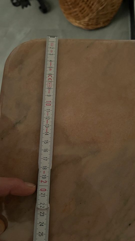 Marmor Sideboard  auf Granit Beinen in Nümbrecht