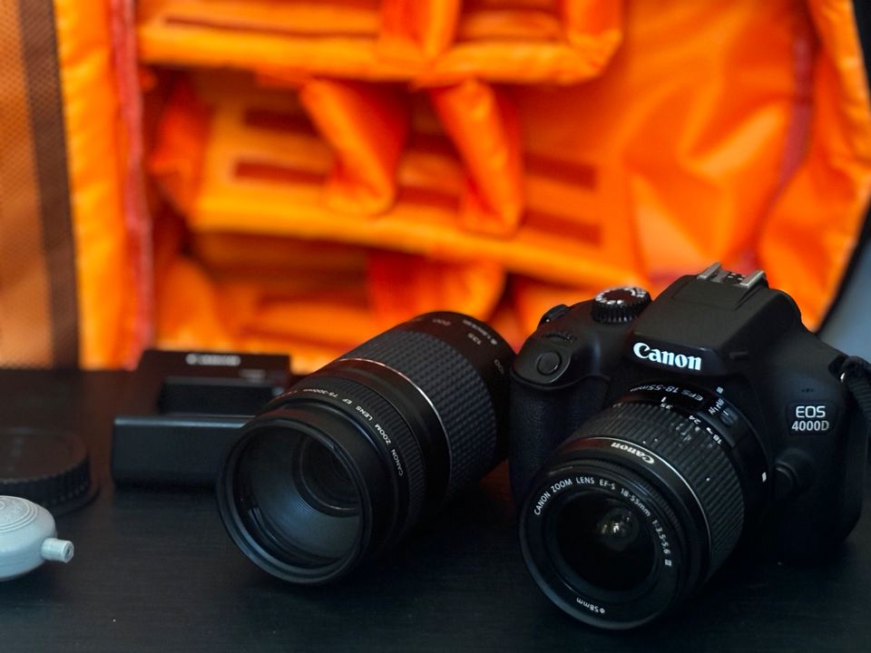 Canon EOS 4000D Kamera + Canon Zoom lens EF 75-300mm 1:4-5.6 # in Berlin