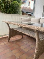 Balkon Garten Tisch / Glas Platte / Rattan / beige grau Hessen - Mörfelden-Walldorf Vorschau