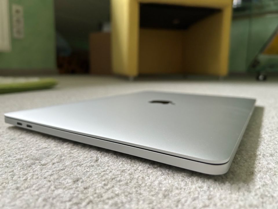 MacBook Pro 13", 2019, TouchBar in Karlsruhe