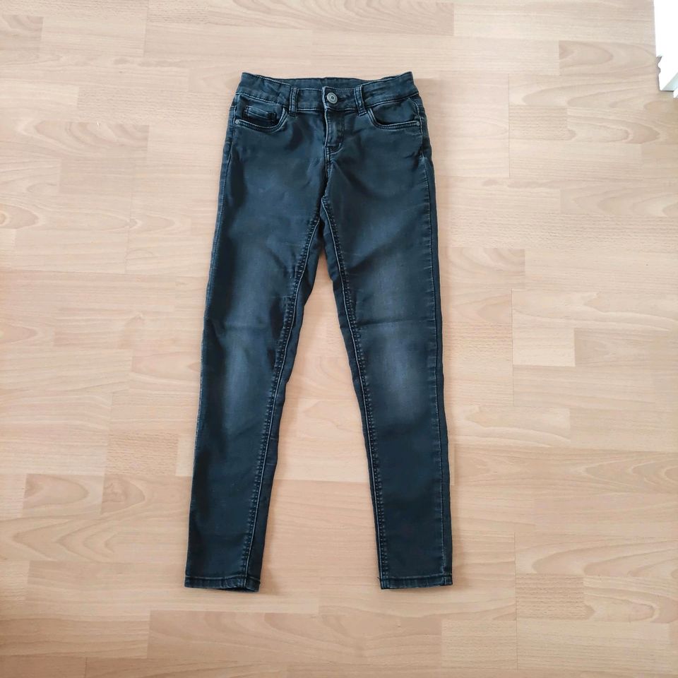 Mädchen Jeans Hose Gr.152 in Treffurt