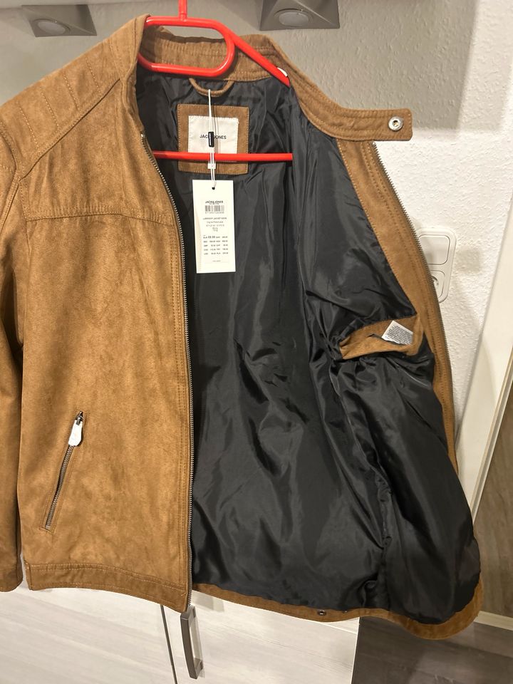 Jack & Jones Trendige Velourjacke Gr. L neu in Kropp