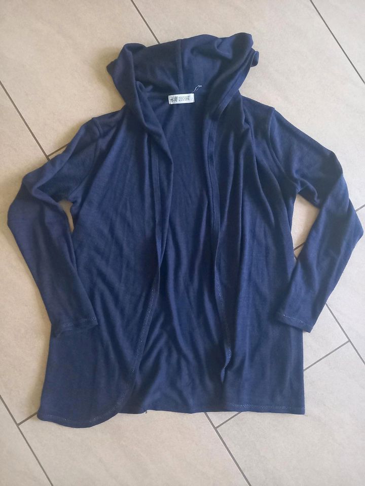 Blusenshirt und Strickjacke, Größe 152 in Verl