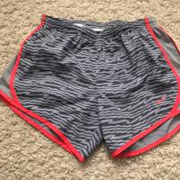 Nike kurze Hose Niedersachsen - Wolfenbüttel Vorschau