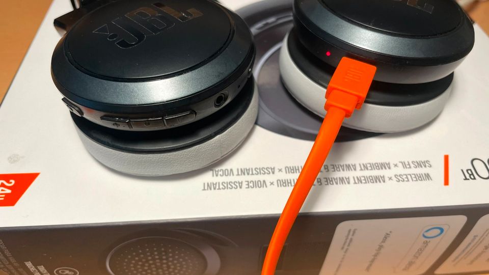 JBL LIVE 400BT Bluetooth-Kopfhörer in Monheim am Rhein