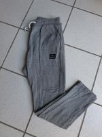 Neuwertige Jack &Jones Jogginghose mit seitlichen Taschen Niedersachsen - Leer (Ostfriesland) Vorschau